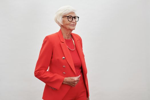 Inge Gillis in zakelijke context met focus op geschat vermogen, inkomstenbronnen en woningbezit